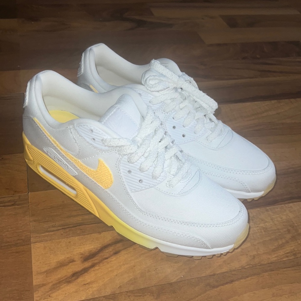 Nike Women's White and Yellow Air Max Athletic Shoes ~ excellent condition.